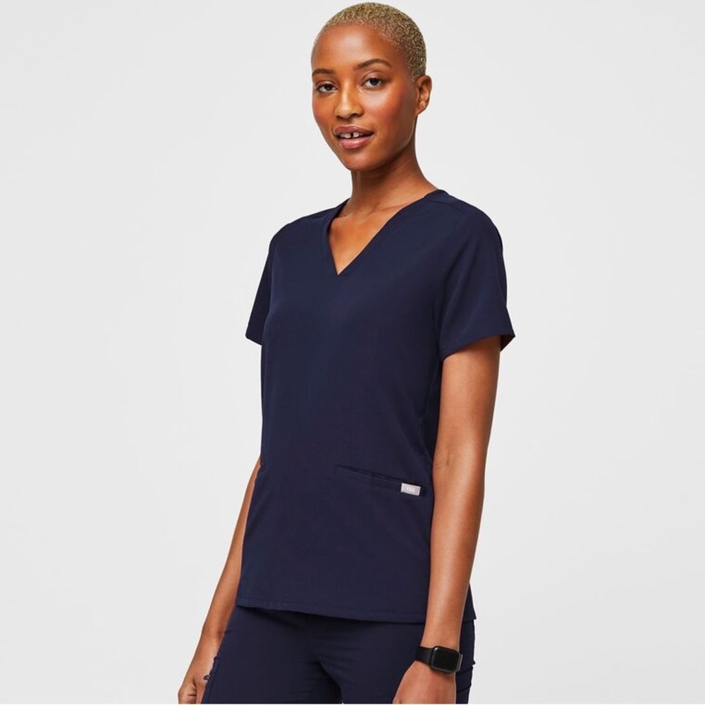 Figs Casma 3-Pocket Scrub Top